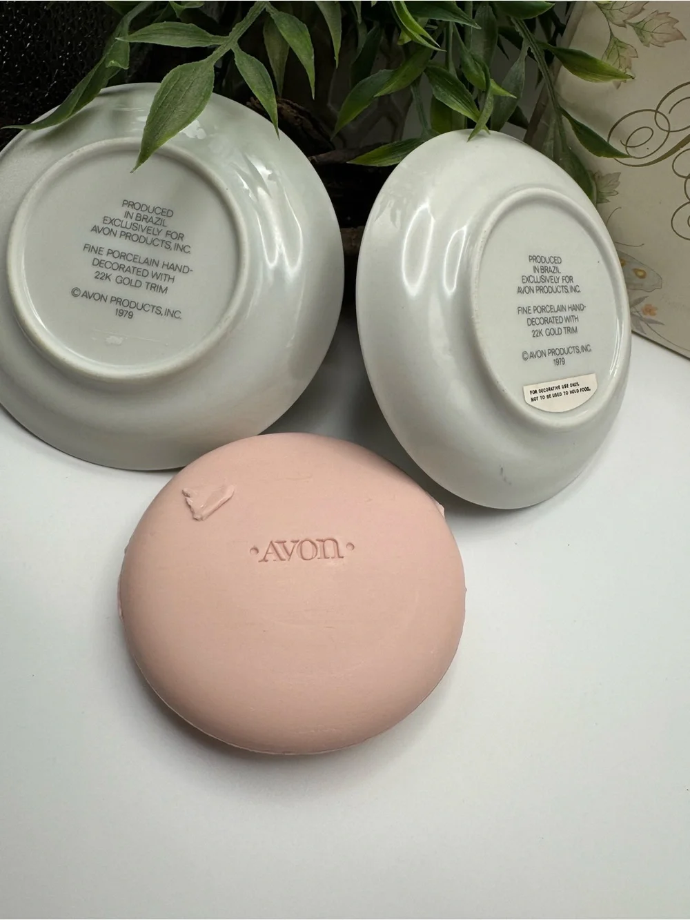 Avon “Butterfly Fantasy” porcelain plates & soap set, circa 1979 in original box